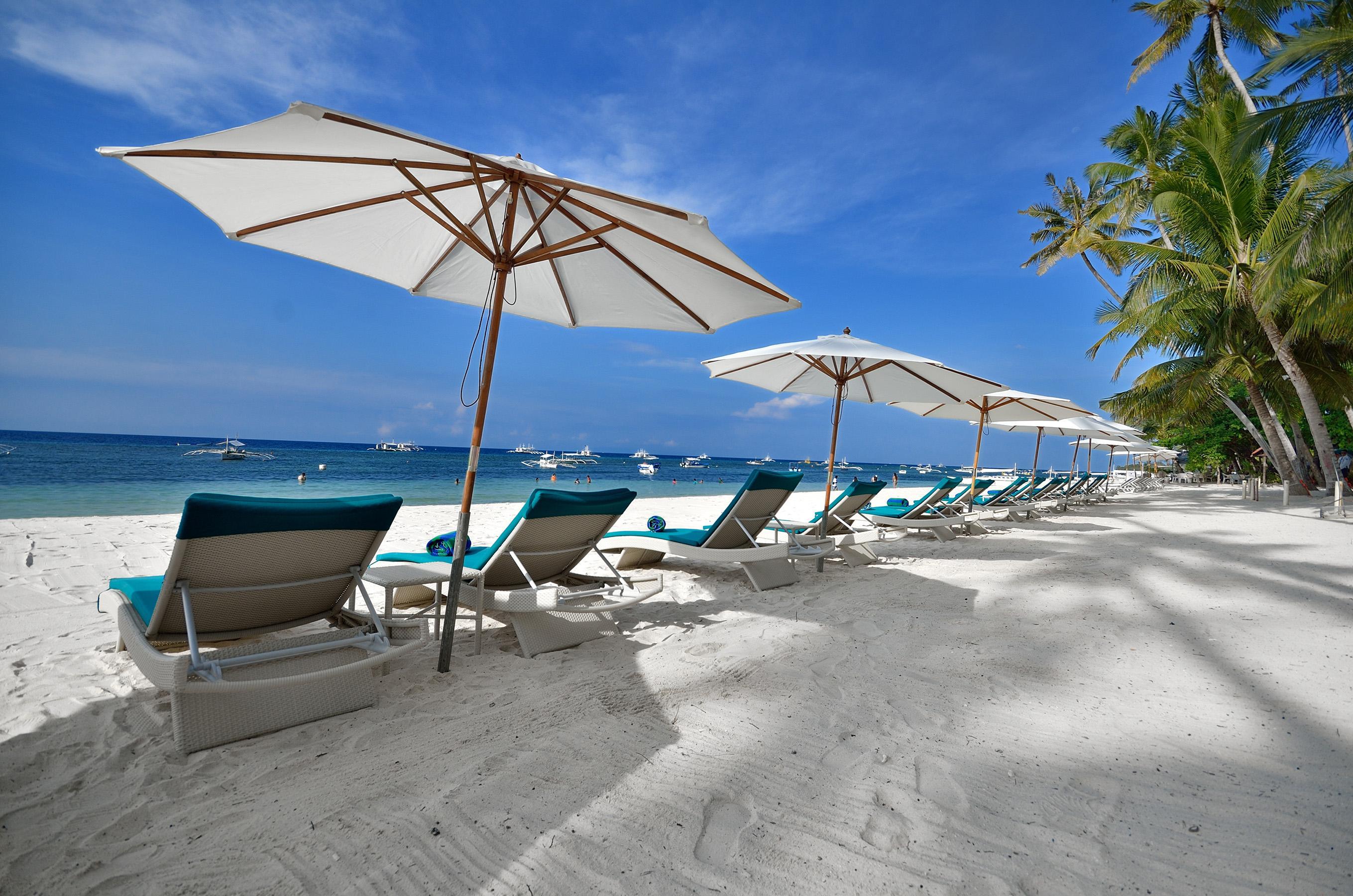 邦劳 阿罗纳海滩赫纳度假村酒店 外观 照片 Beach at the Shangri-La Resort