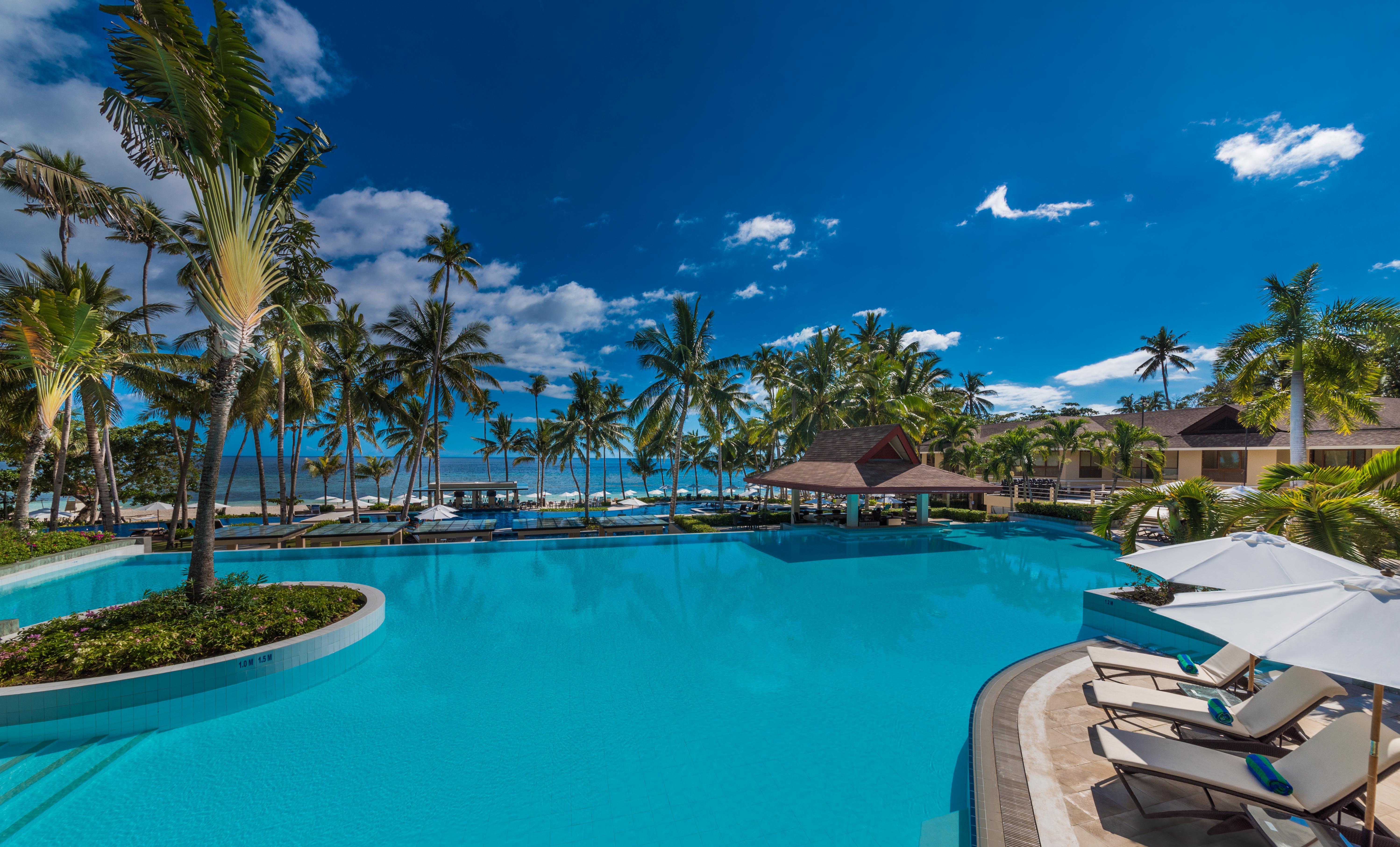 邦劳 阿罗纳海滩赫纳度假村酒店 外观 照片 The pool at the Hard Rock Hotel