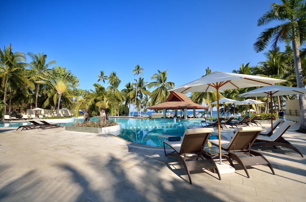 邦劳 阿罗纳海滩赫纳度假村酒店 外观 照片 The swimming pool at the resort