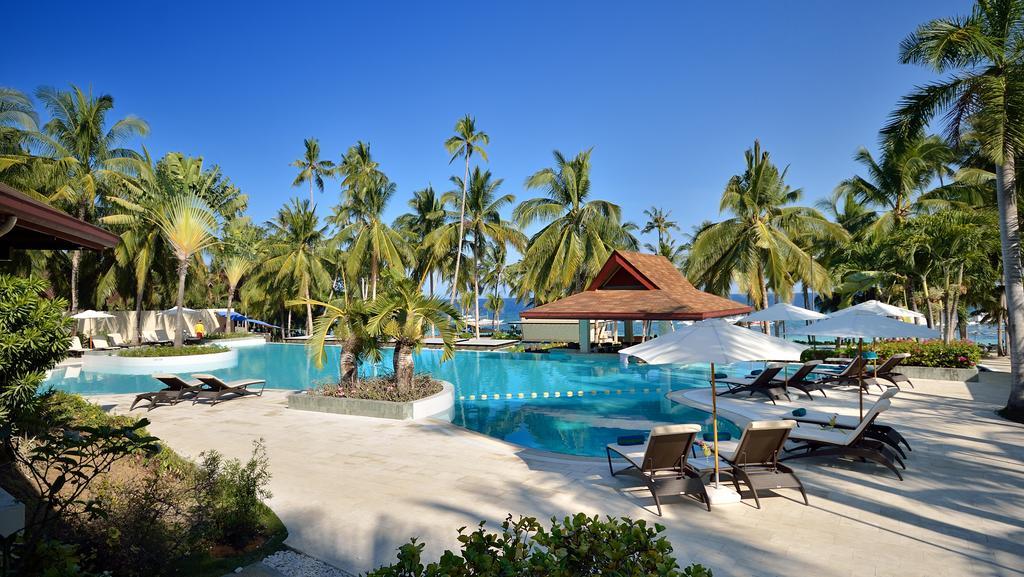 邦劳 阿罗纳海滩赫纳度假村酒店 外观 照片 The swimming pool at the resort